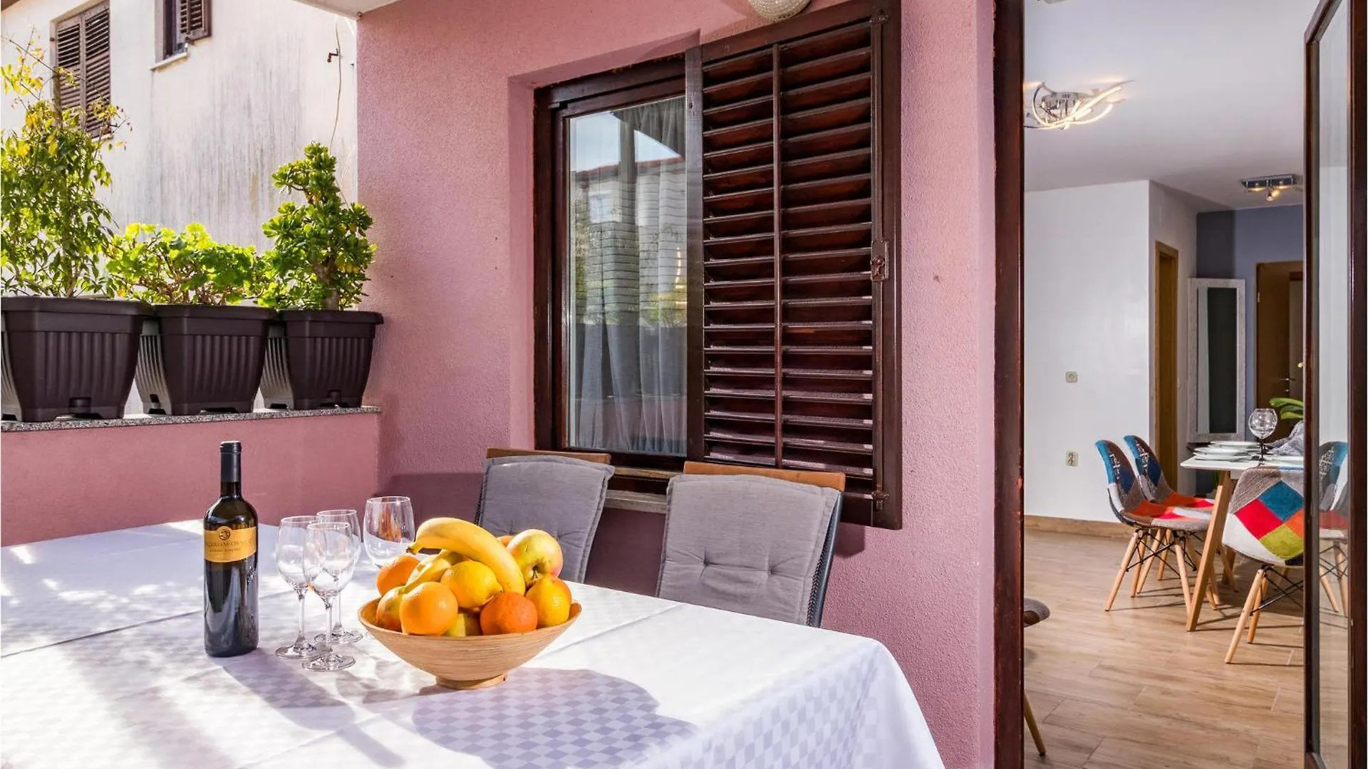 Gorgeous Apartment In Pula With Kitchen 0*,
